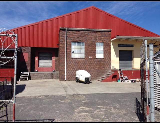 800M² FACTORY TO LET IN AIRPORT INDUSTRIA